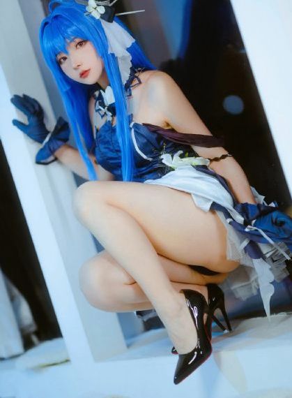 电脑桌面欧美风壁纸_十万网红美女美酱