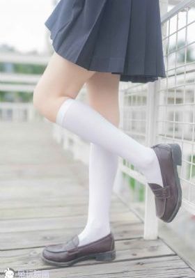 欧美内衣聚拢吗_1080手机免费观看完整